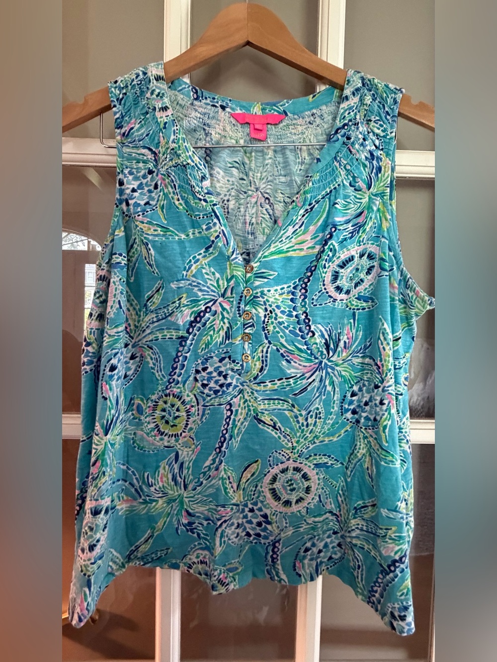 Lilly Pulitzer “shell of a party” turtle Tropical Print Sleeveless Essie Top XL